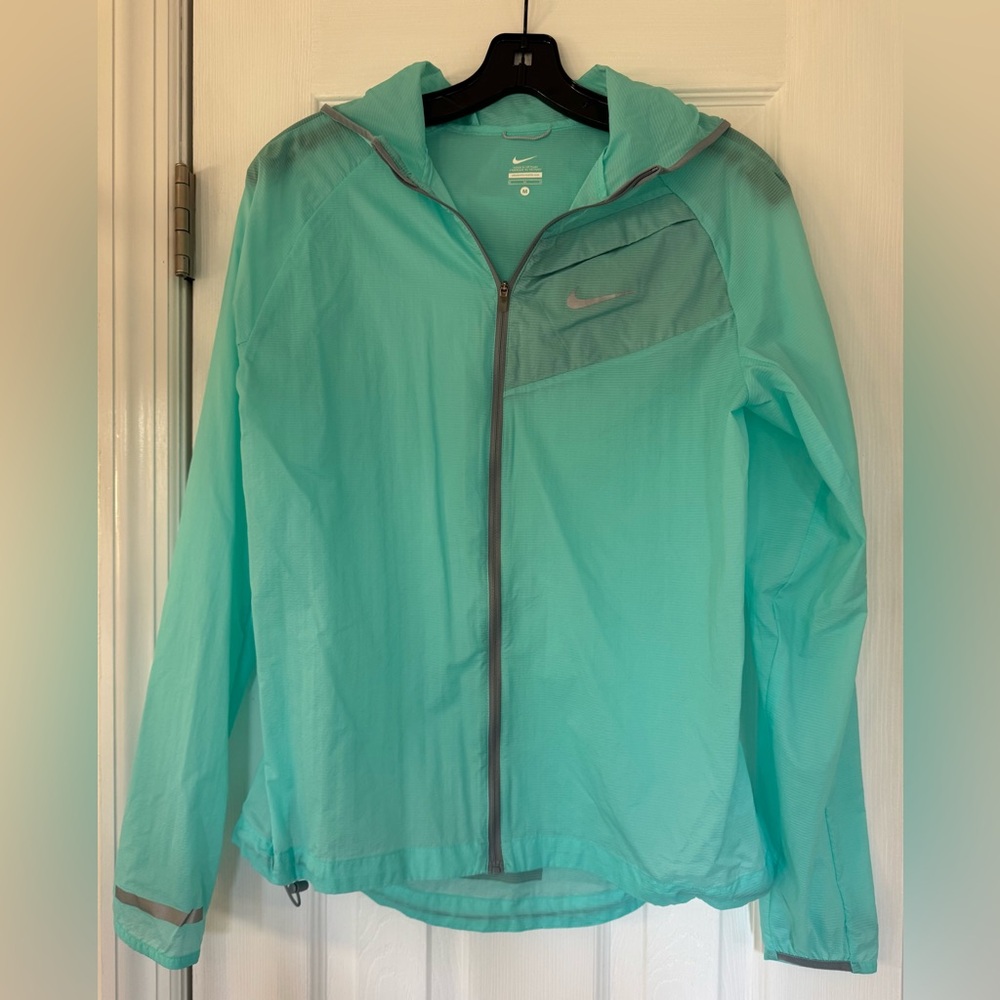 Nike Women's Aqua Ultra Lightweight Zip Hooded Running Jacket
